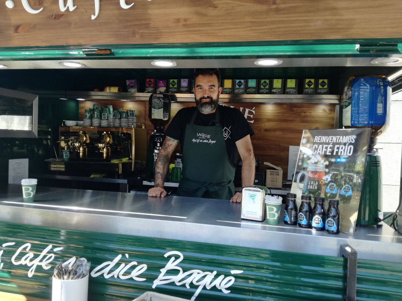 El coffee truck de Cafés Baqué, en Irurreta, Vizcaya, es un modelo original de Citroën YH del 72. 