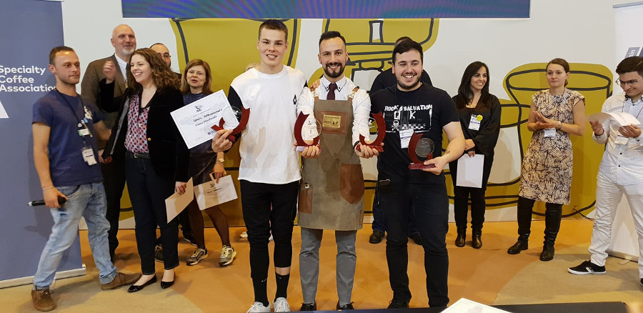 Daniel, junto a los ganadores de otras especialidades en el Campeonato de España SCA disputado en el Salón de Gourmets.